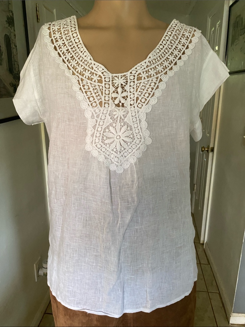 Women's White Crochet-Trim Linen Tunic
